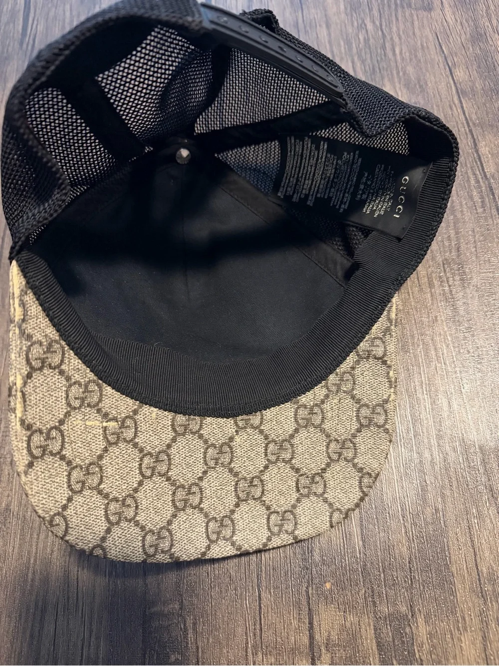 Gucci gg supreme